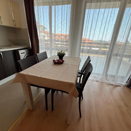 Na Zielonych Wzgorzach * 阳光海滩