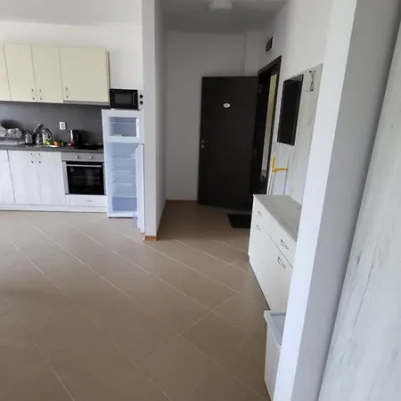 Na Zielonych Wzgorzach アパート サニービーチ