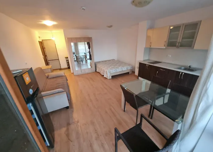 Na Zielonych Wzgorzach * サニービーチ